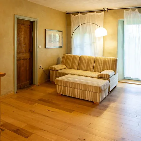Uljar With Side - Exclusive Istria, Jakomici
