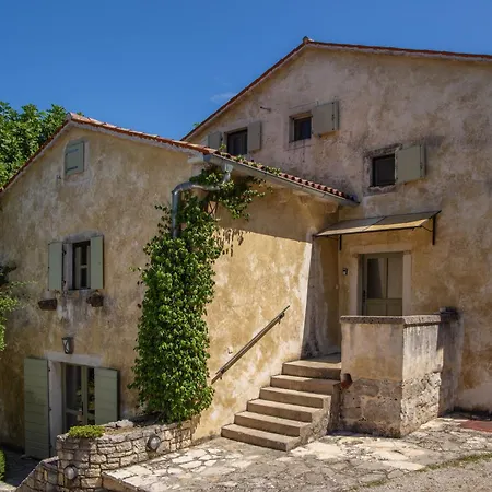 Uljar With Side - Exclusive Istria, Jakomici Pićan